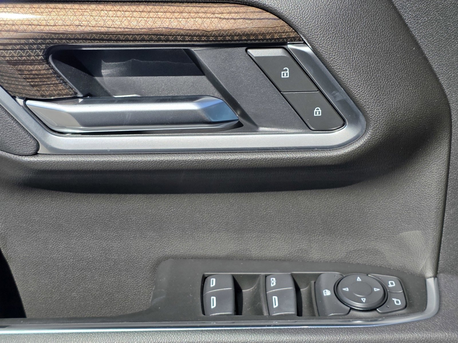 2025 Chevrolet Silverado 1500 RST photo 19