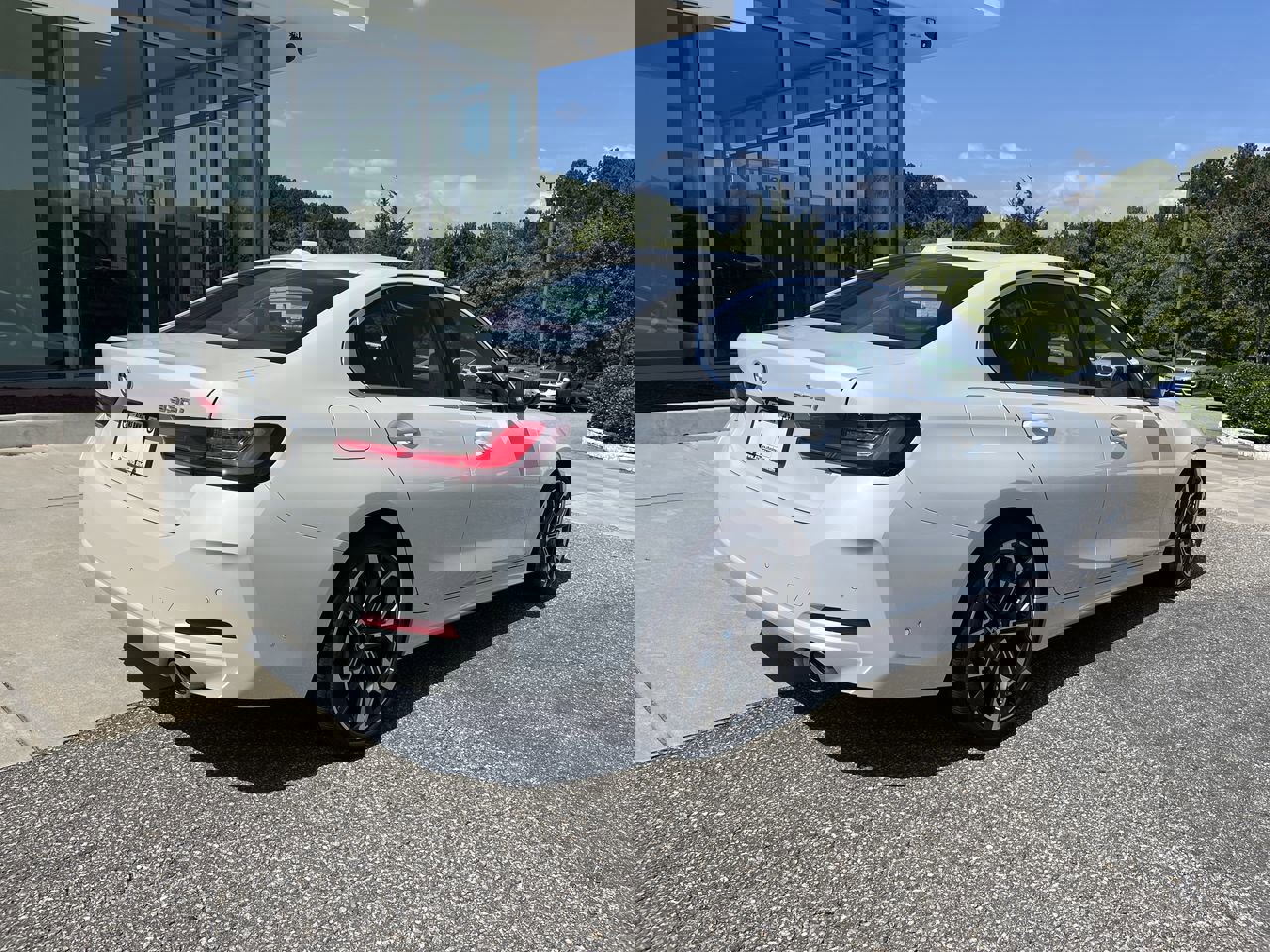 2025 Bmw 330i photo 8