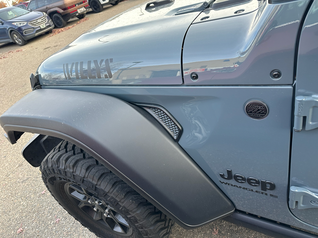 2024 Jeep Wrangler Willys photo 2
