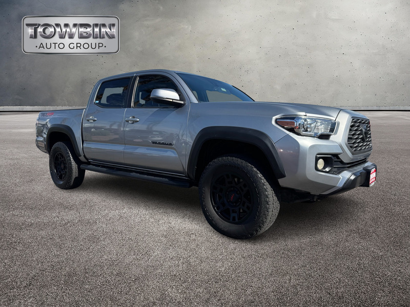 2021 Toyota Tacoma TRD Off-Road photo 2