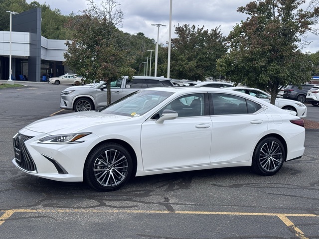 2025 Lexus ES 350 photo 3