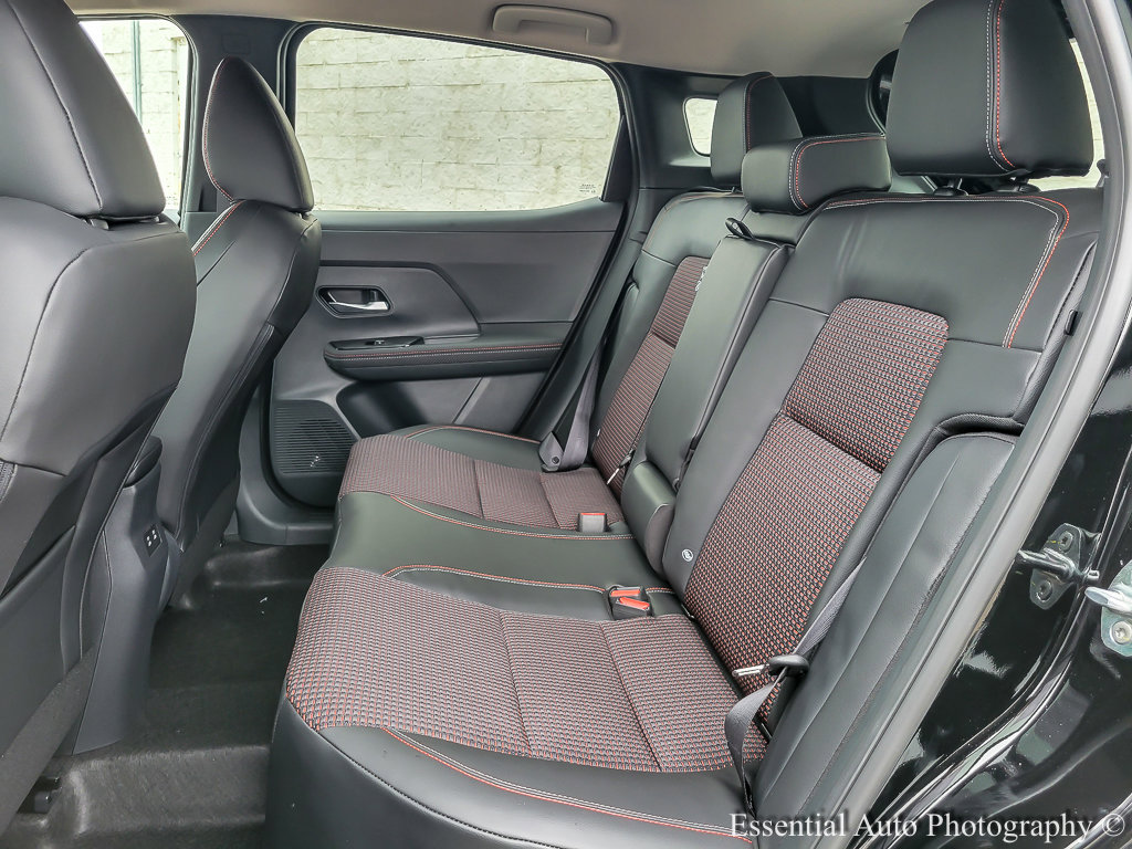 2025 Nissan Kicks SR photo 9