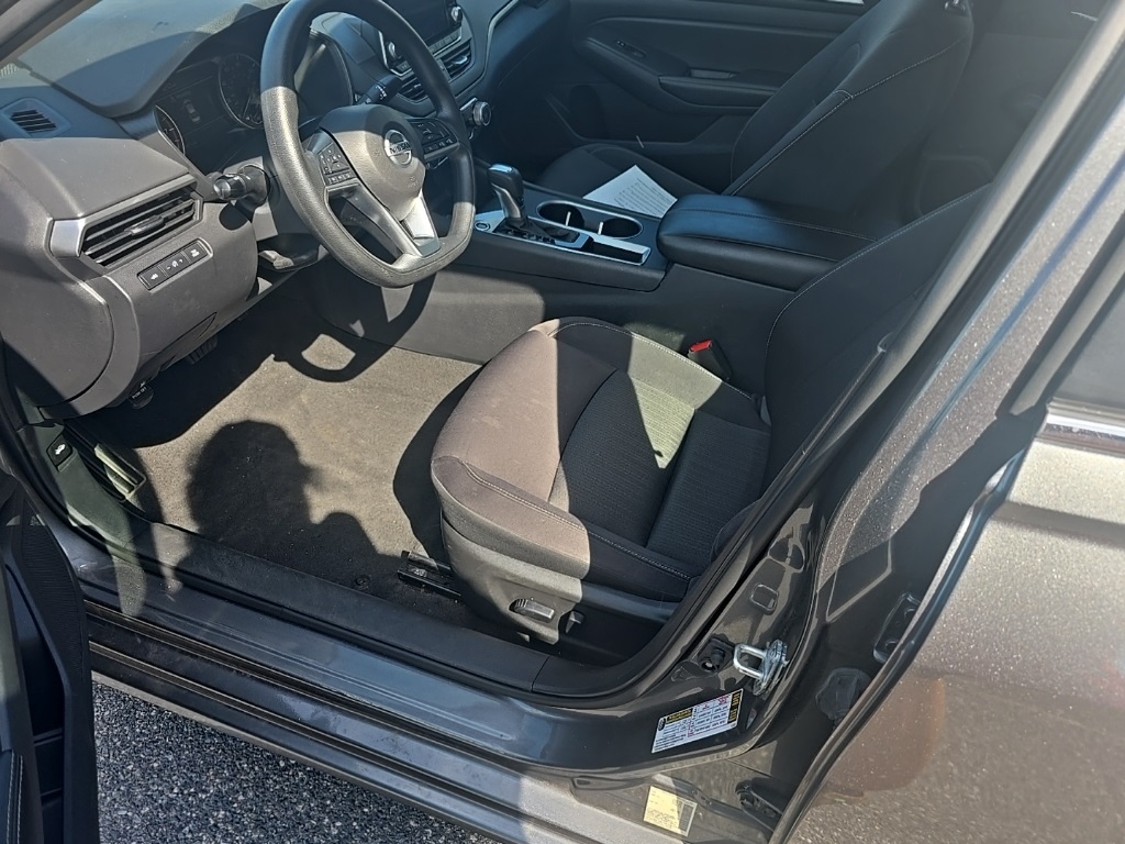 2022 Nissan Altima 2.5 SV photo 10