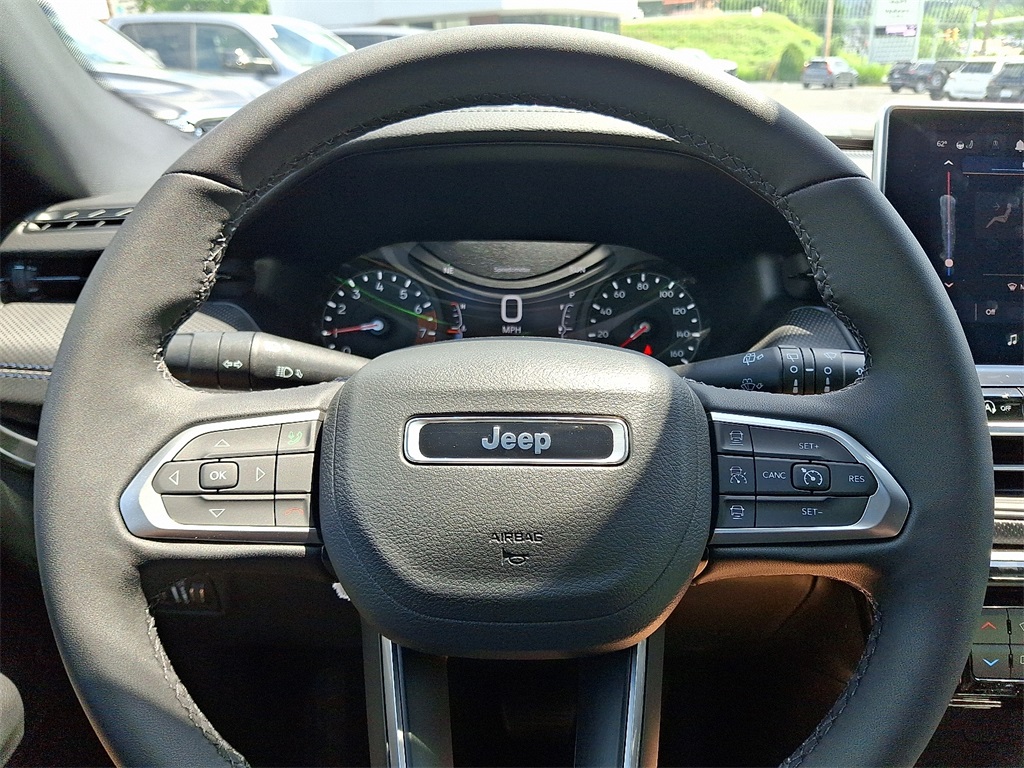 2025 Jeep Compass Limited photo 13