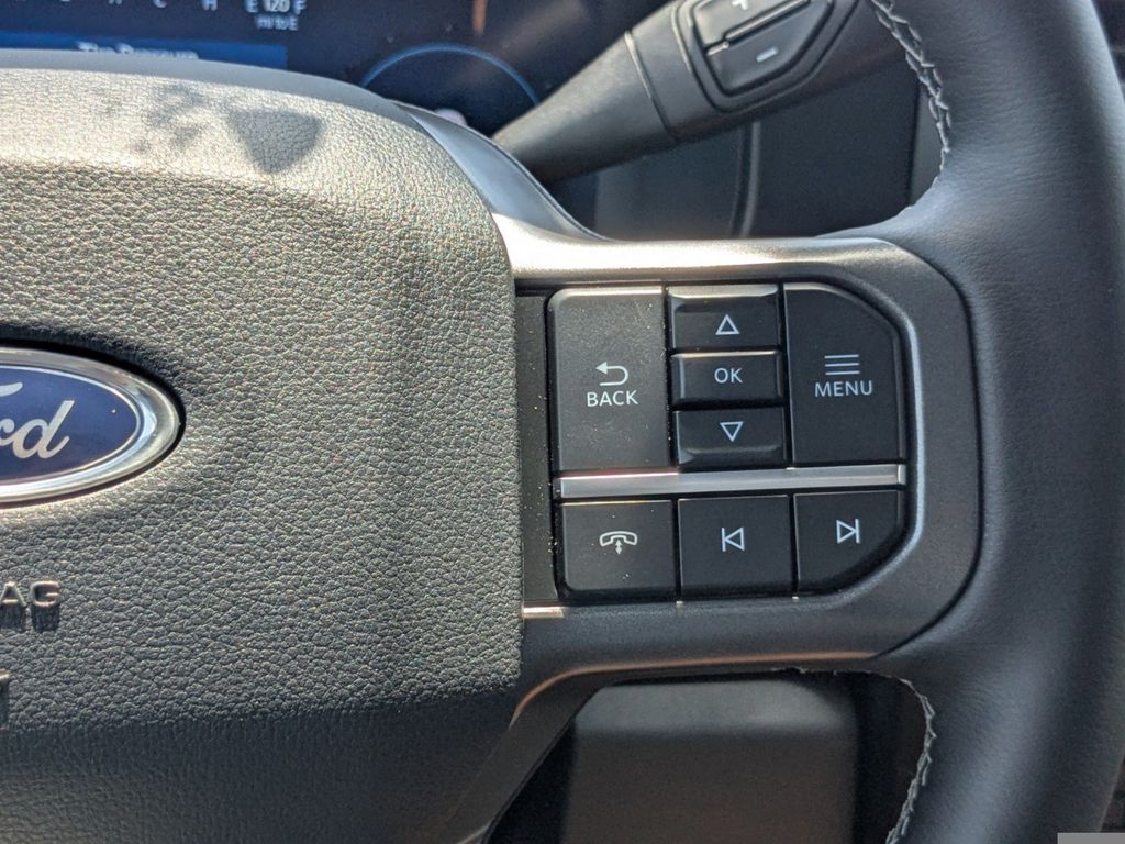 2025 Ford F-250 Lariat photo 27