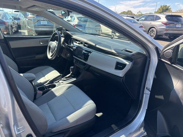 2016 Toyota Corolla L photo 10