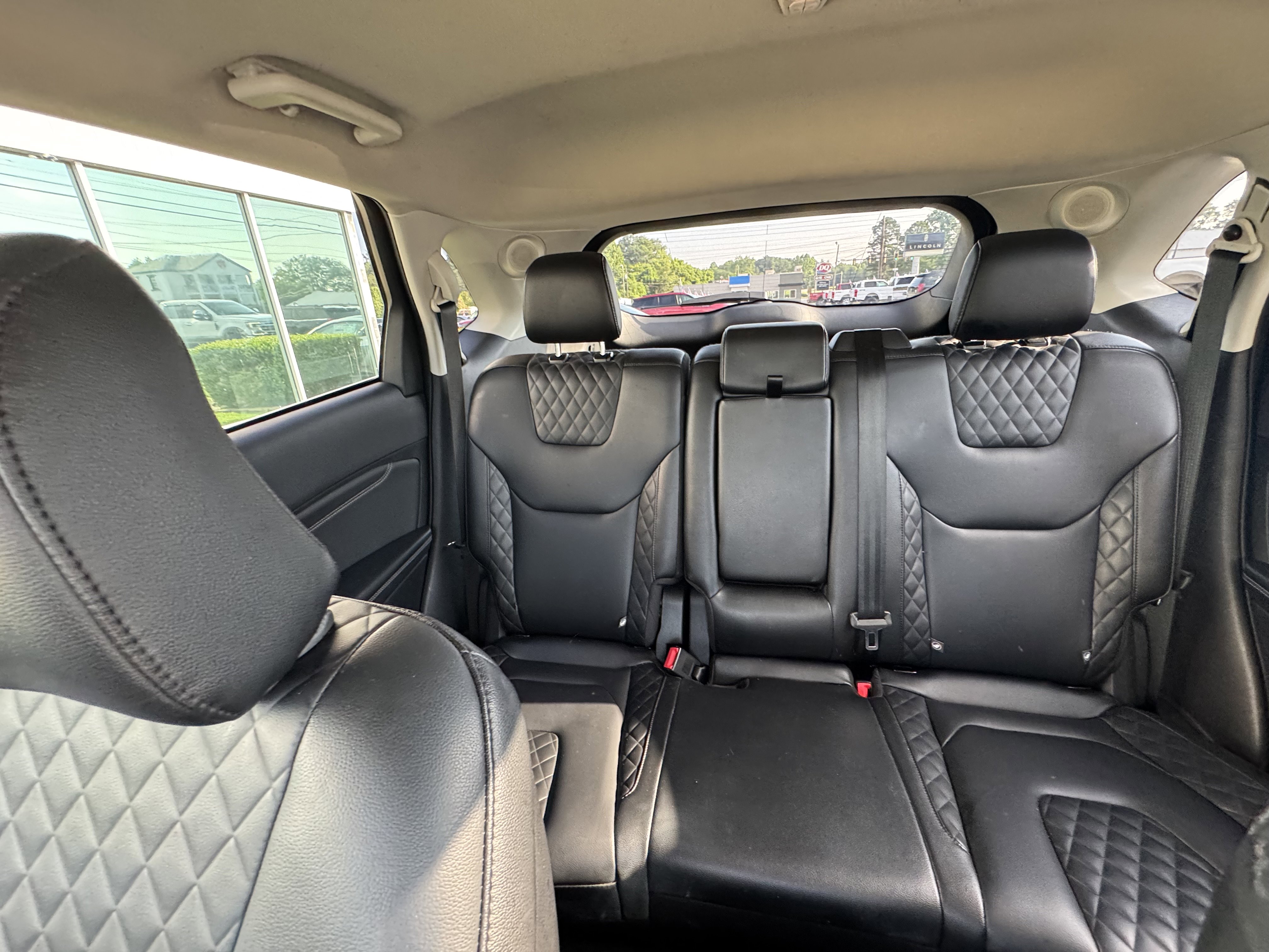 2024 Ford Edge Titanium photo 2