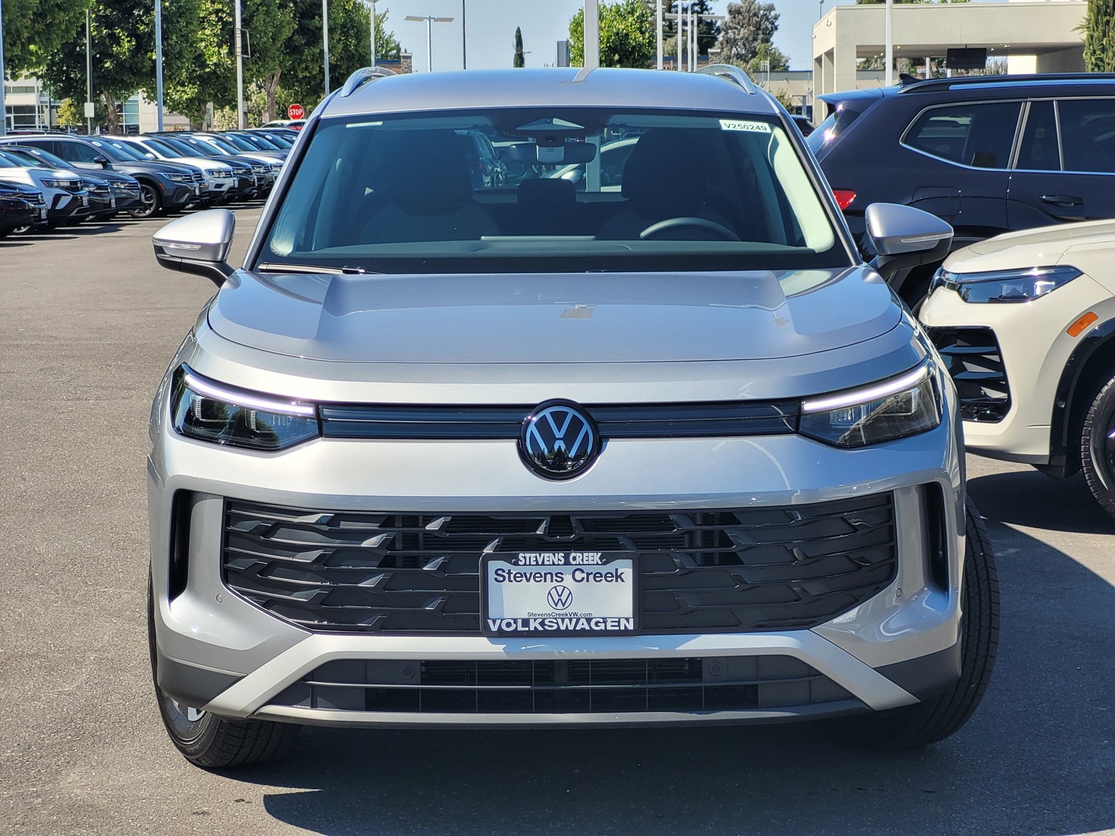2025 Volkswagen Tiguan S photo 2