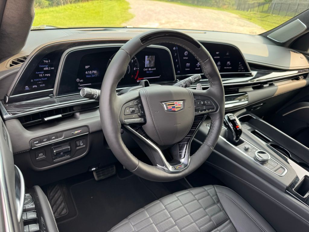 2023 Cadillac Escalade V-Series photo 4