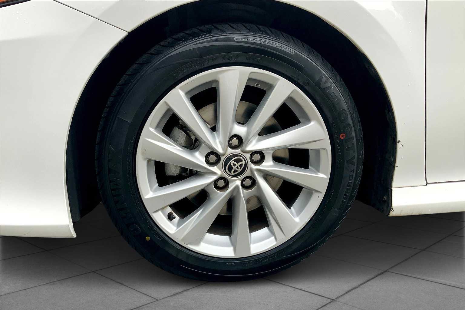 2023 Toyota Camry LE photo 9