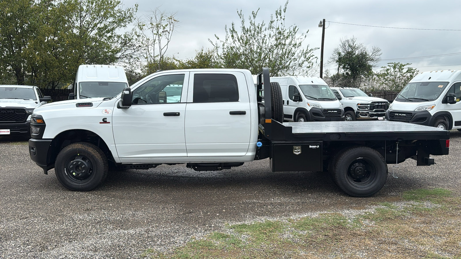2026 Ram 3500 Tradesman photo 2