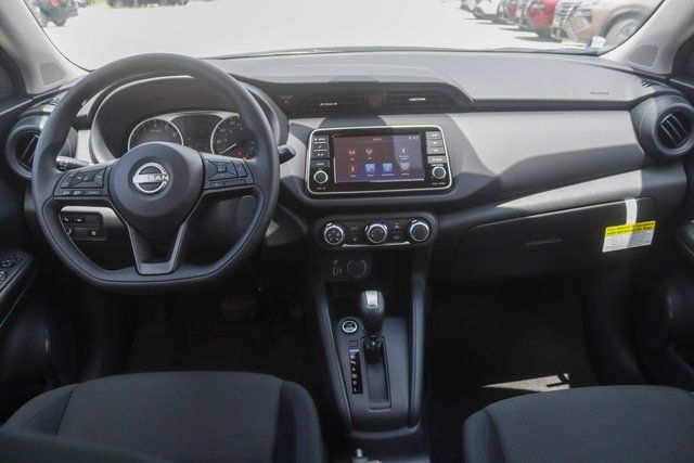 2025 Nissan Kicks Play S photo 21