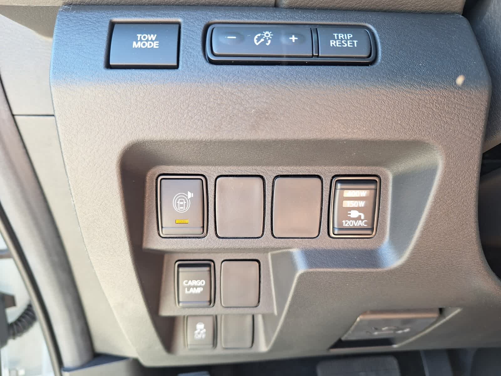 2025 Nissan Frontier Crew Cab SV photo 12