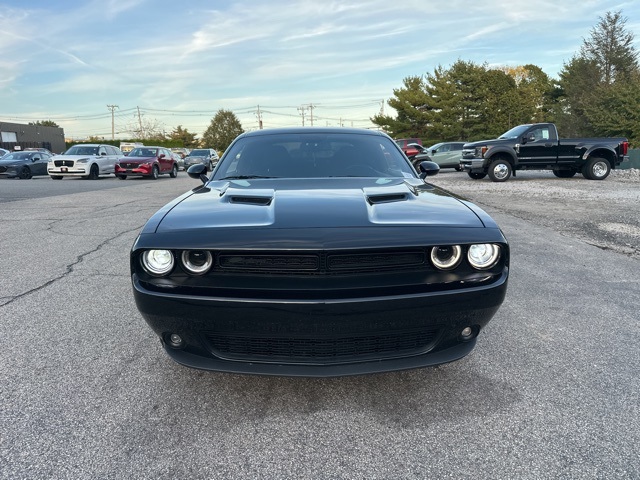 2023 Dodge Challenger SXT photo 2