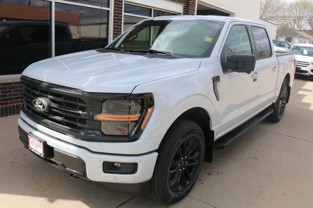 2025 Ford F-150 XLT photo 3