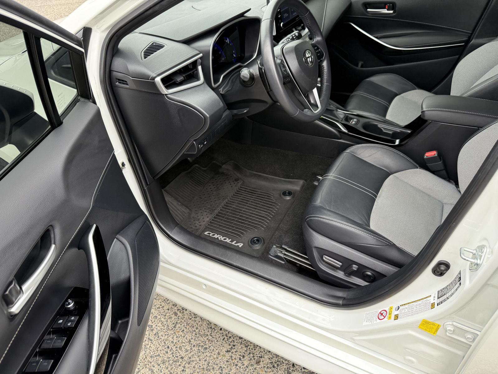 2019 Toyota Corolla XSE photo 13