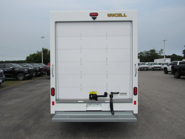 2025 Gmc Savana Cutaway 3500 photo 3