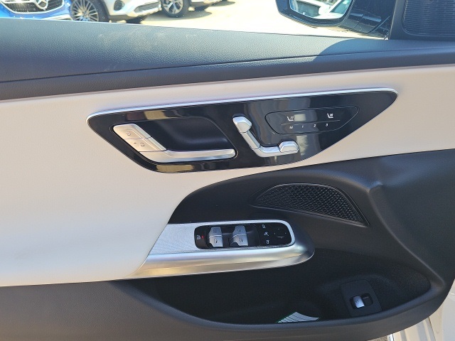 2025 Mercedes Benz E 350 4MATIC photo 14
