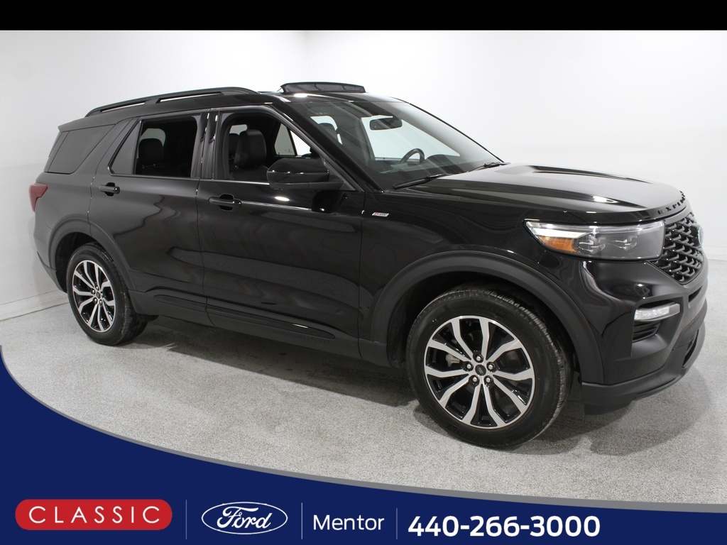 2023 Ford Explorer ST-LINE's photo