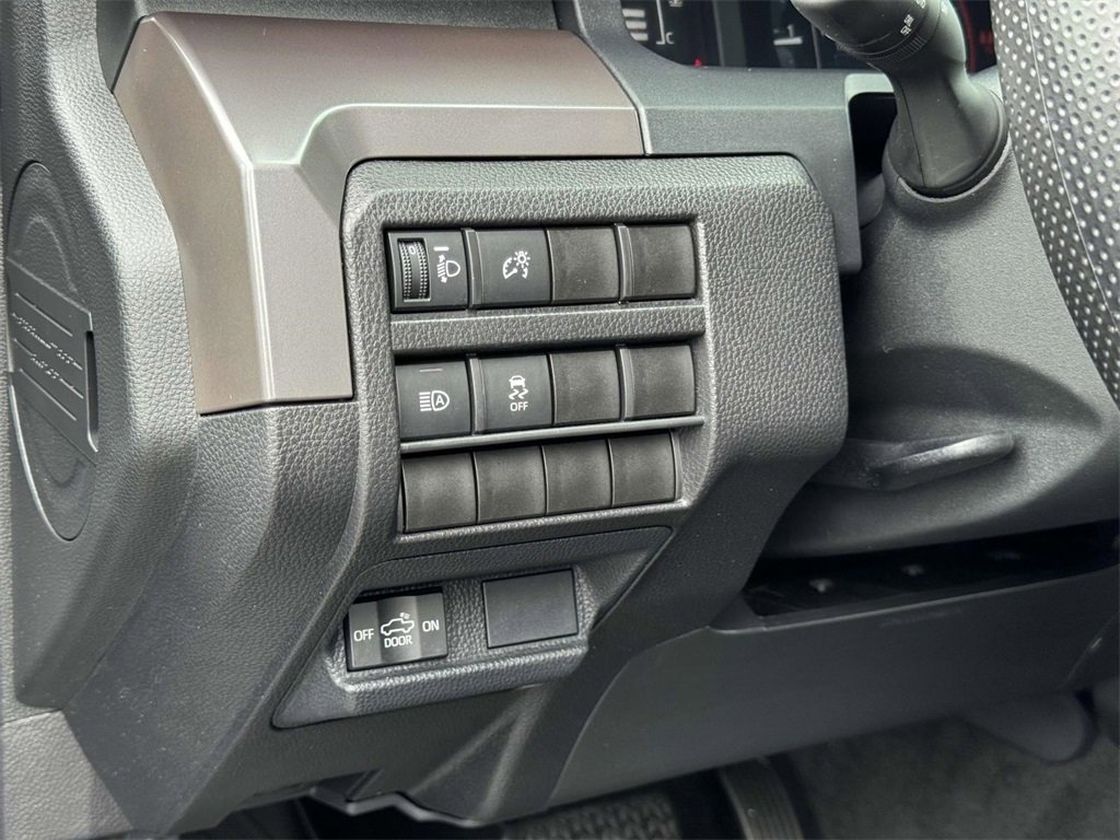2024 Toyota Tacoma SR5 4x4 photo 7