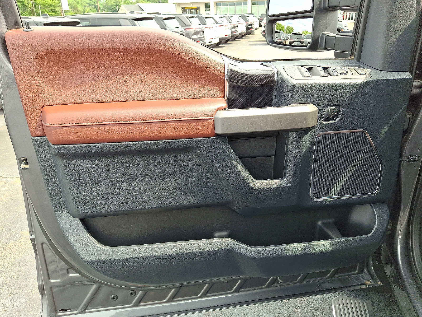2022 Ford F-250 Platinum photo 13