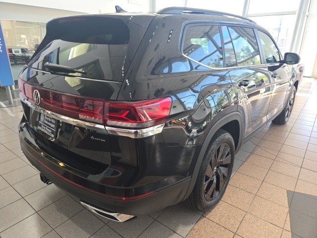 2025 Volkswagen Atlas SE Technology photo 6