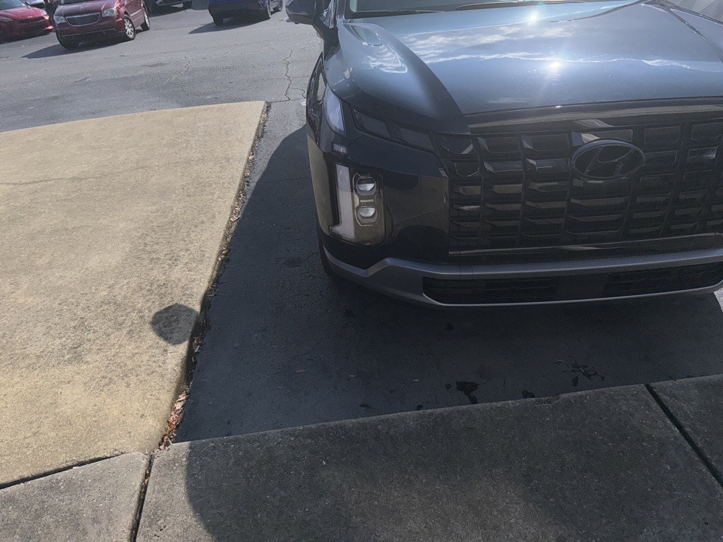 2024 Hyundai Palisade Limited photo 2