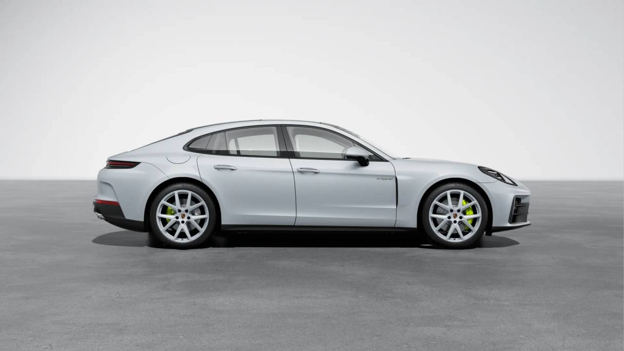 2026 Porsche Panamera 4 E-Hybrid photo 6
