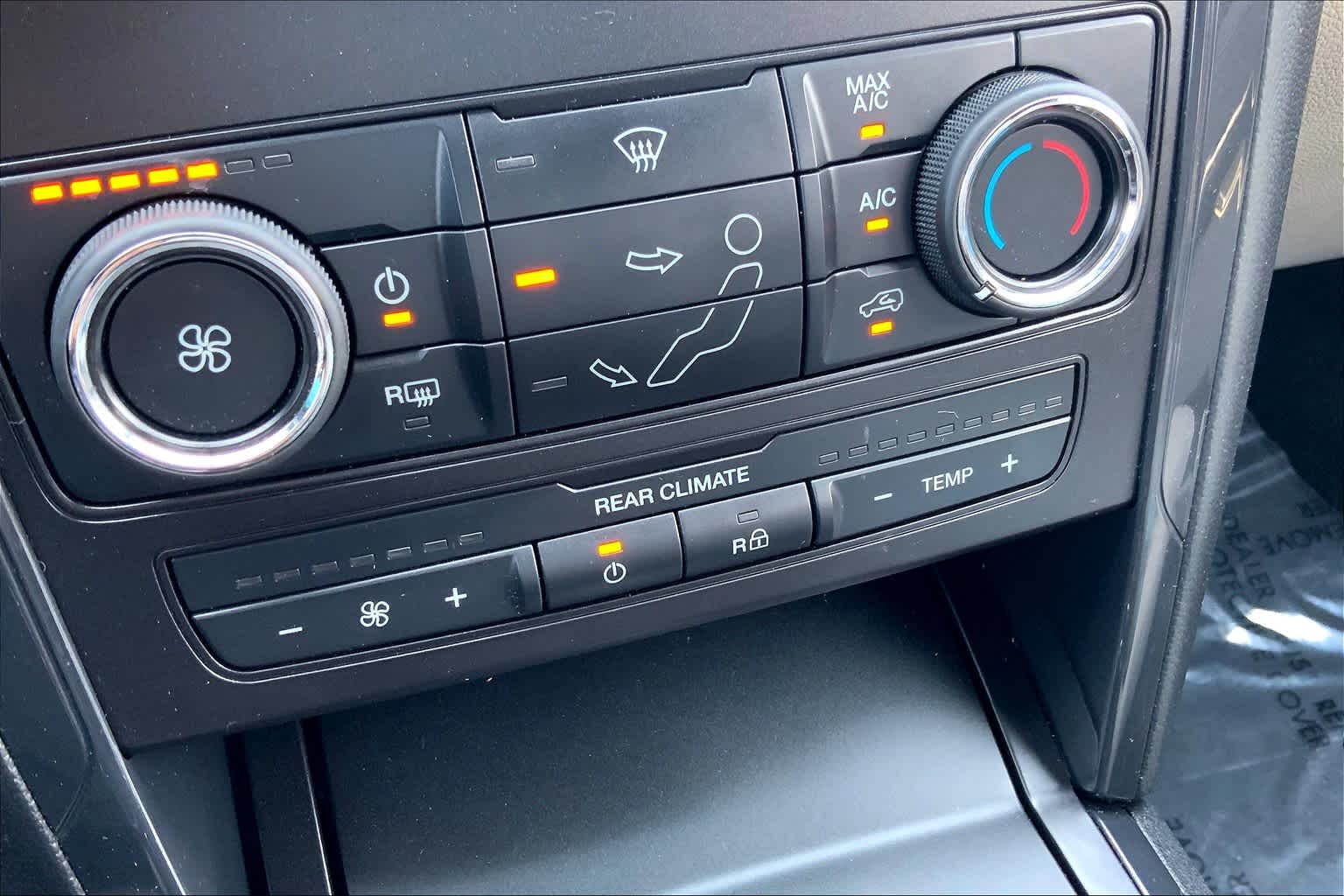 2019 Ford Explorer Base photo 29