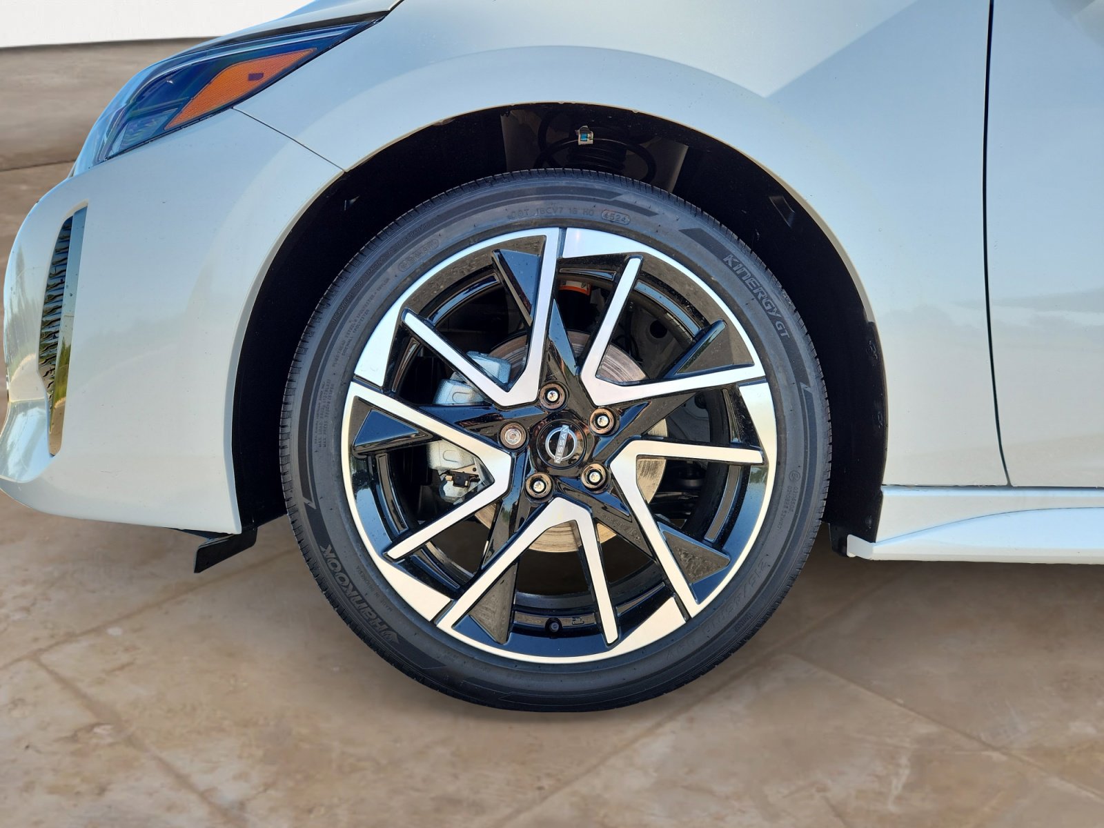 2025 Nissan Sentra SR photo 25