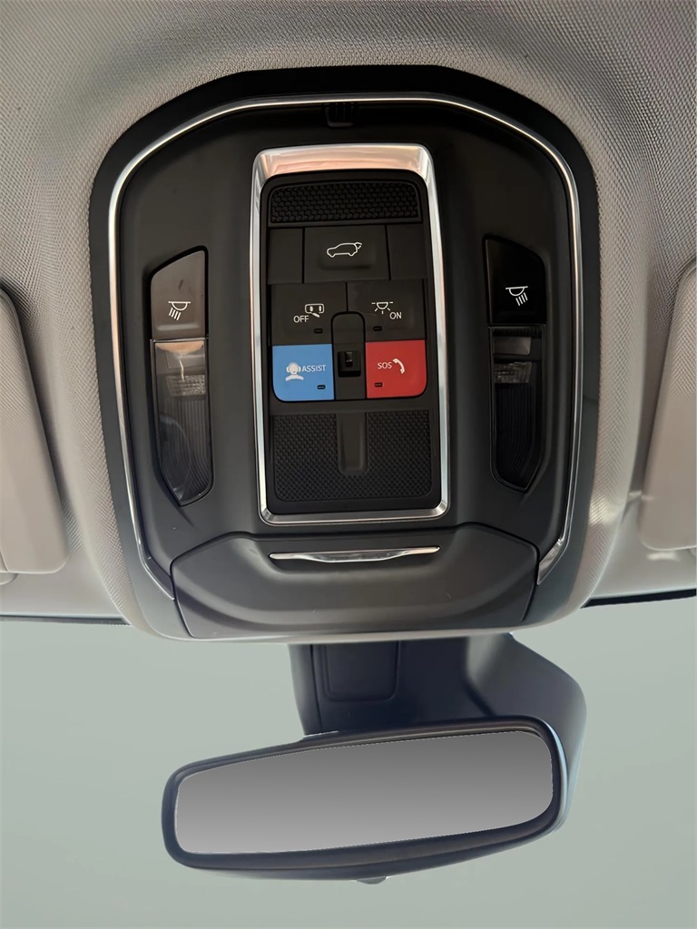 2021 Jeep Grand Cherokee Laredo photo 39