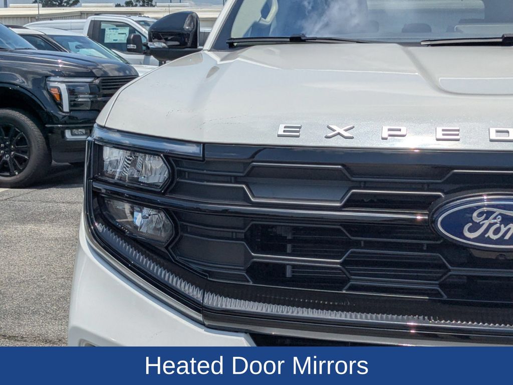 2025 Ford Expedition MAX photo 8