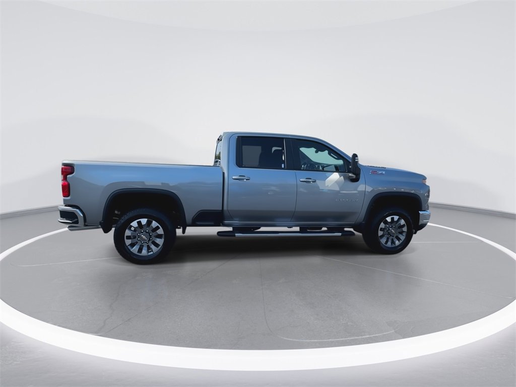 2025 Chevrolet Silverado 2500HD LT photo 9