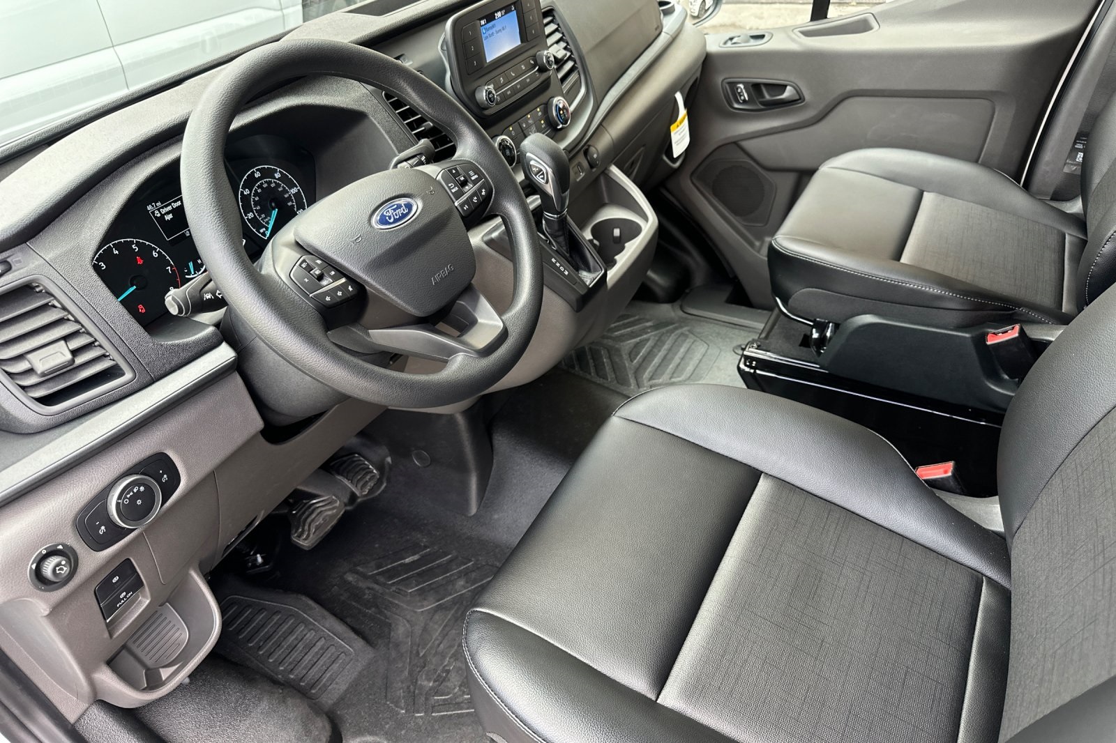 2024 Ford Transit photo 6