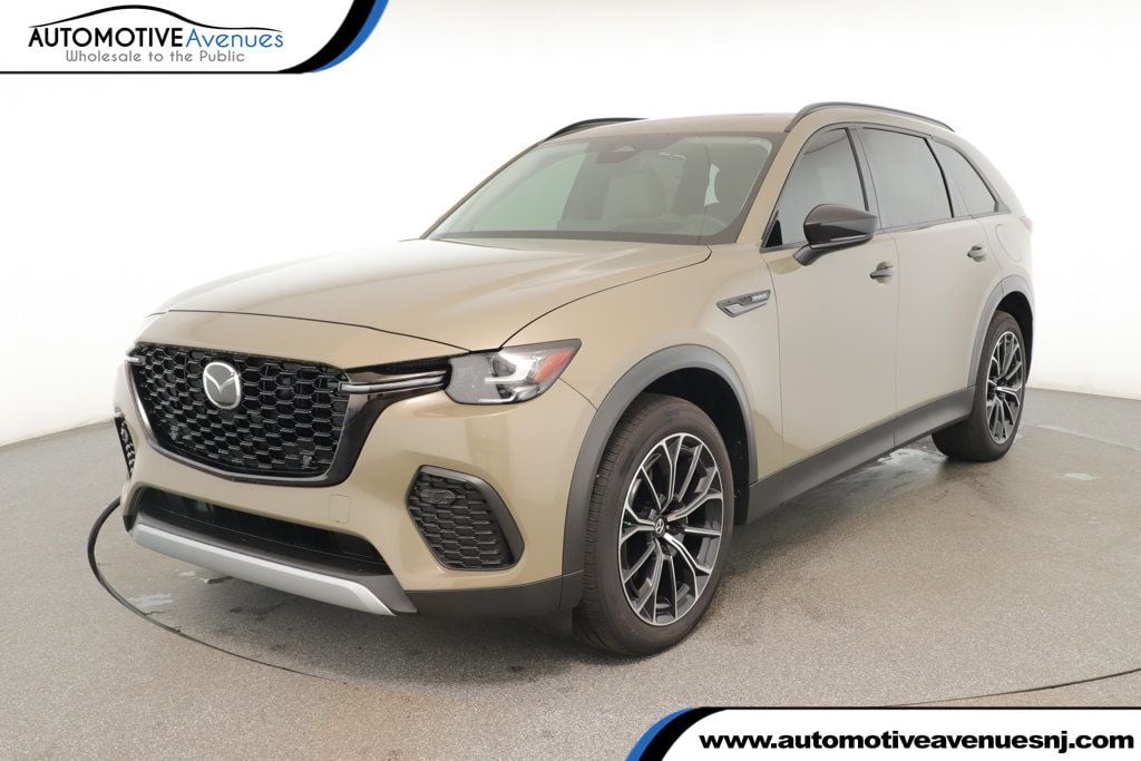 2025 Mazda CX-70 Premium Package's photo