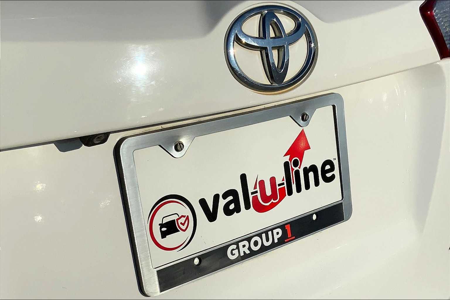 2015 Toyota RAV4 XLE photo 8