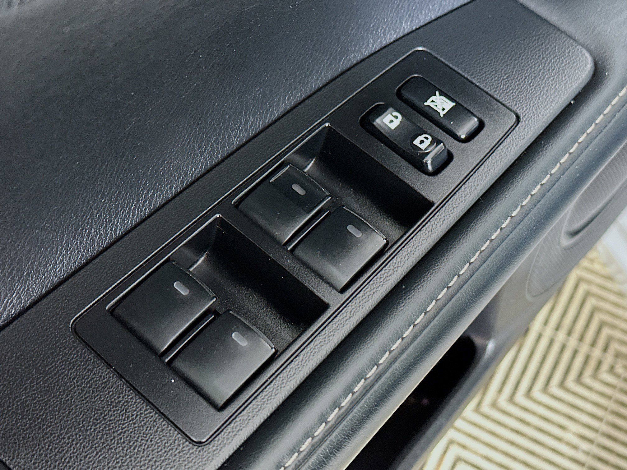 2014 Lexus ES 350 photo 16