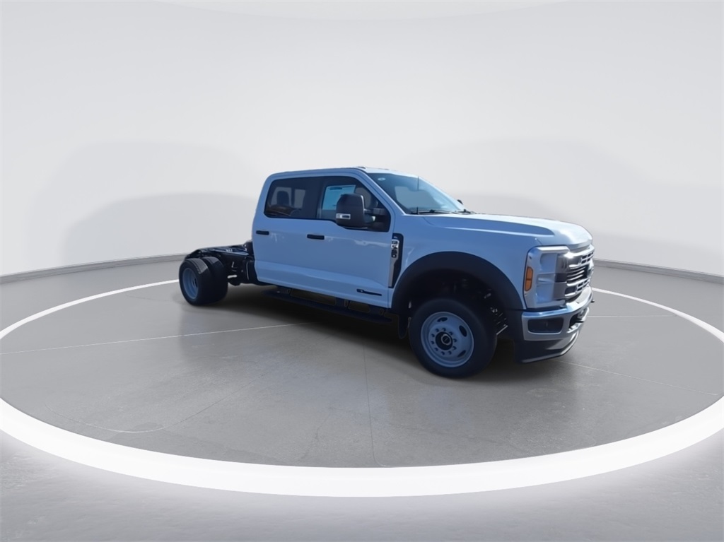2025 Ford F-550 XL photo 2