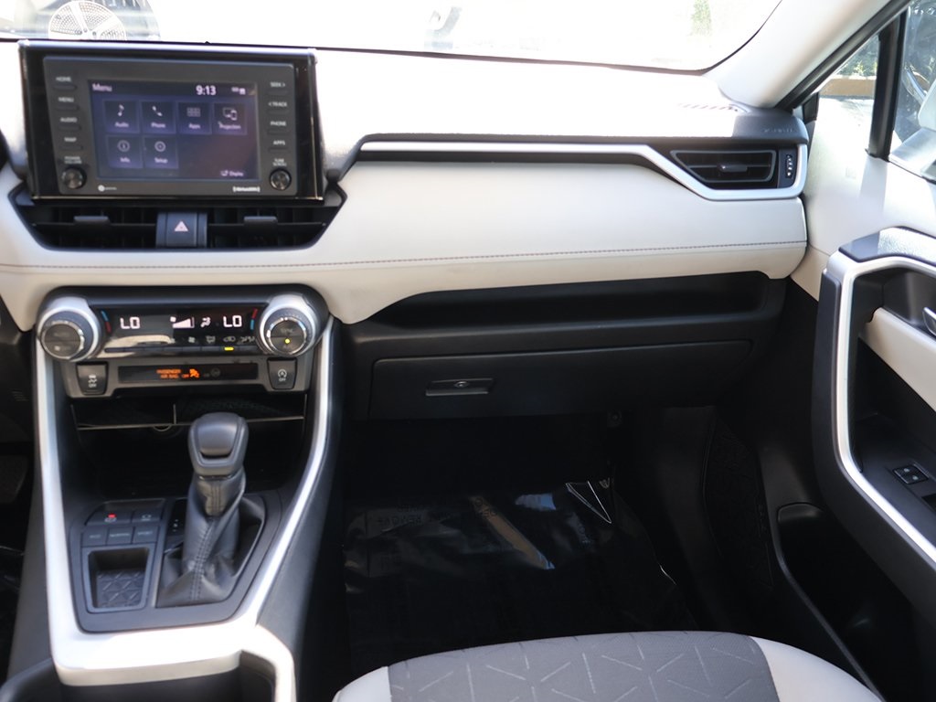 2022 Toyota RAV4 XLE photo 31