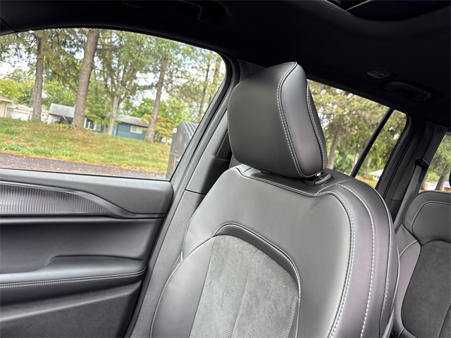 2025 Jeep Grand Cherokee Altitude photo 24