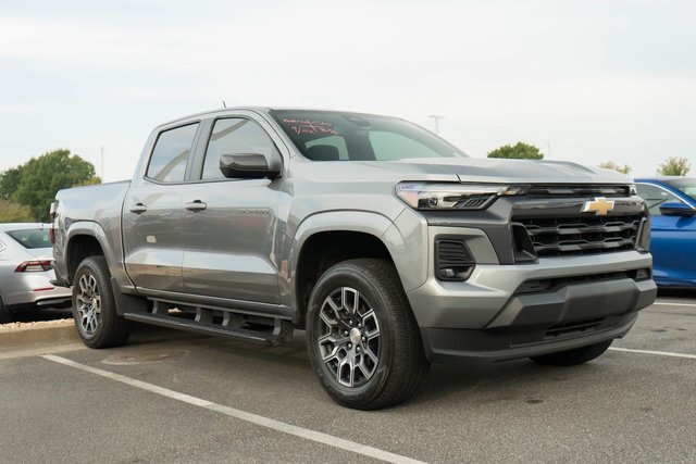 2023 Chevrolet Colorado LT photo 3