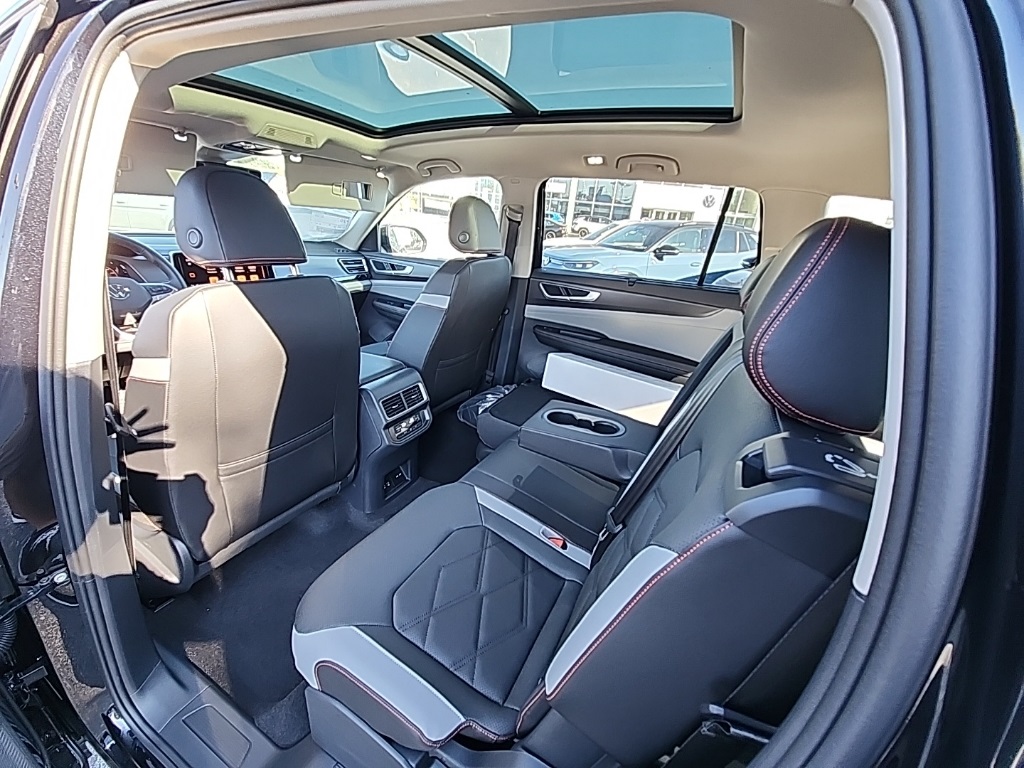 2025 Volkswagen Atlas Peak Edition SE photo 28
