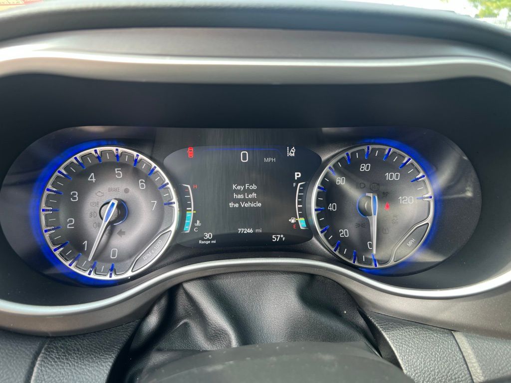 2022 Chrysler Pacifica Touring L photo 36