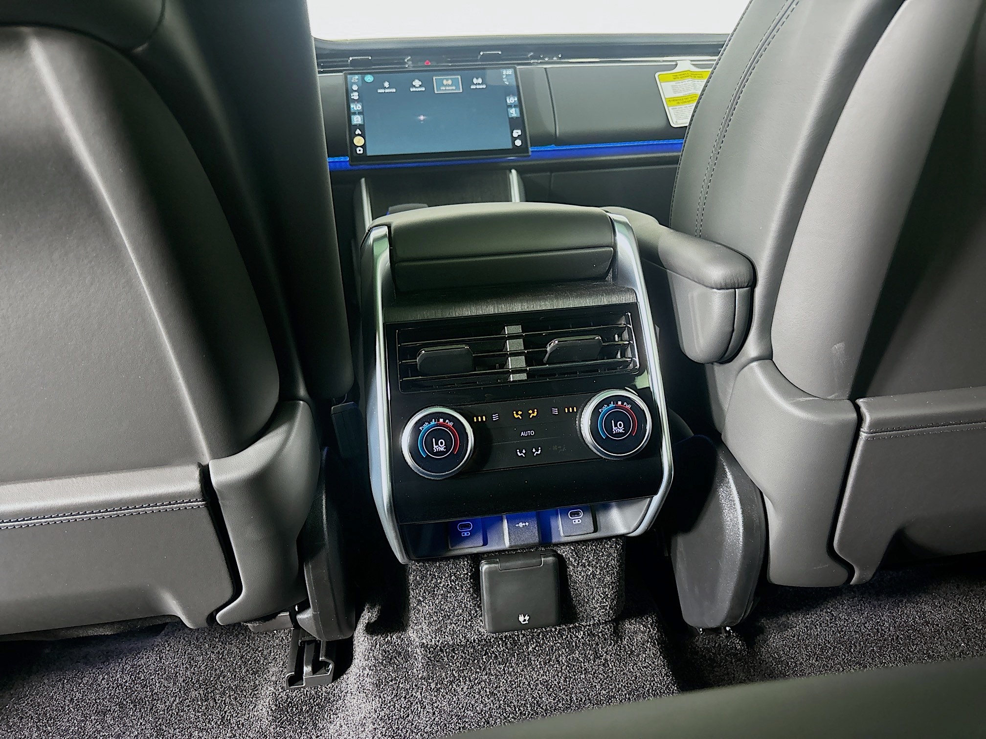 2025 Land Rover Range Rover SE photo 21