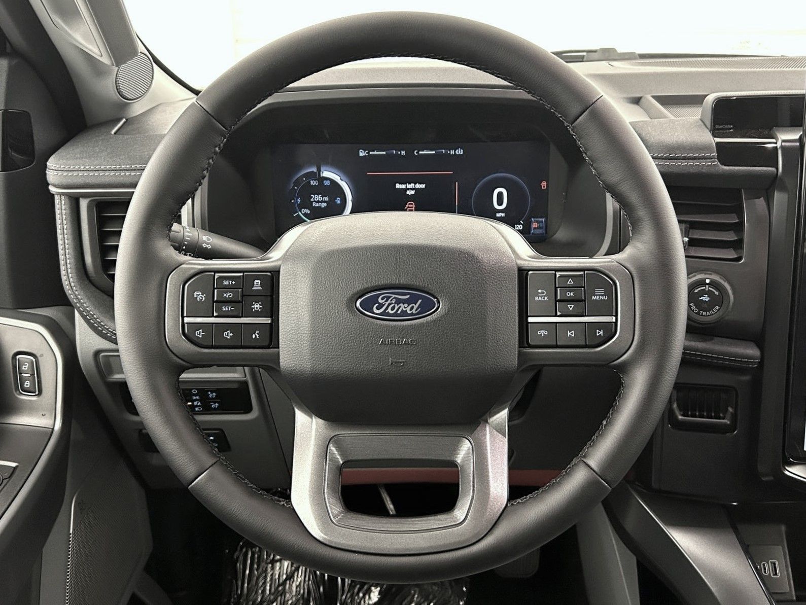 2025 Ford F-150 Lightning photo 8