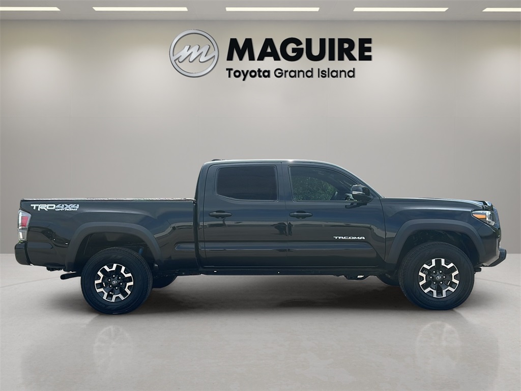 2023 Toyota Tacoma TRD Off-Road photo 2
