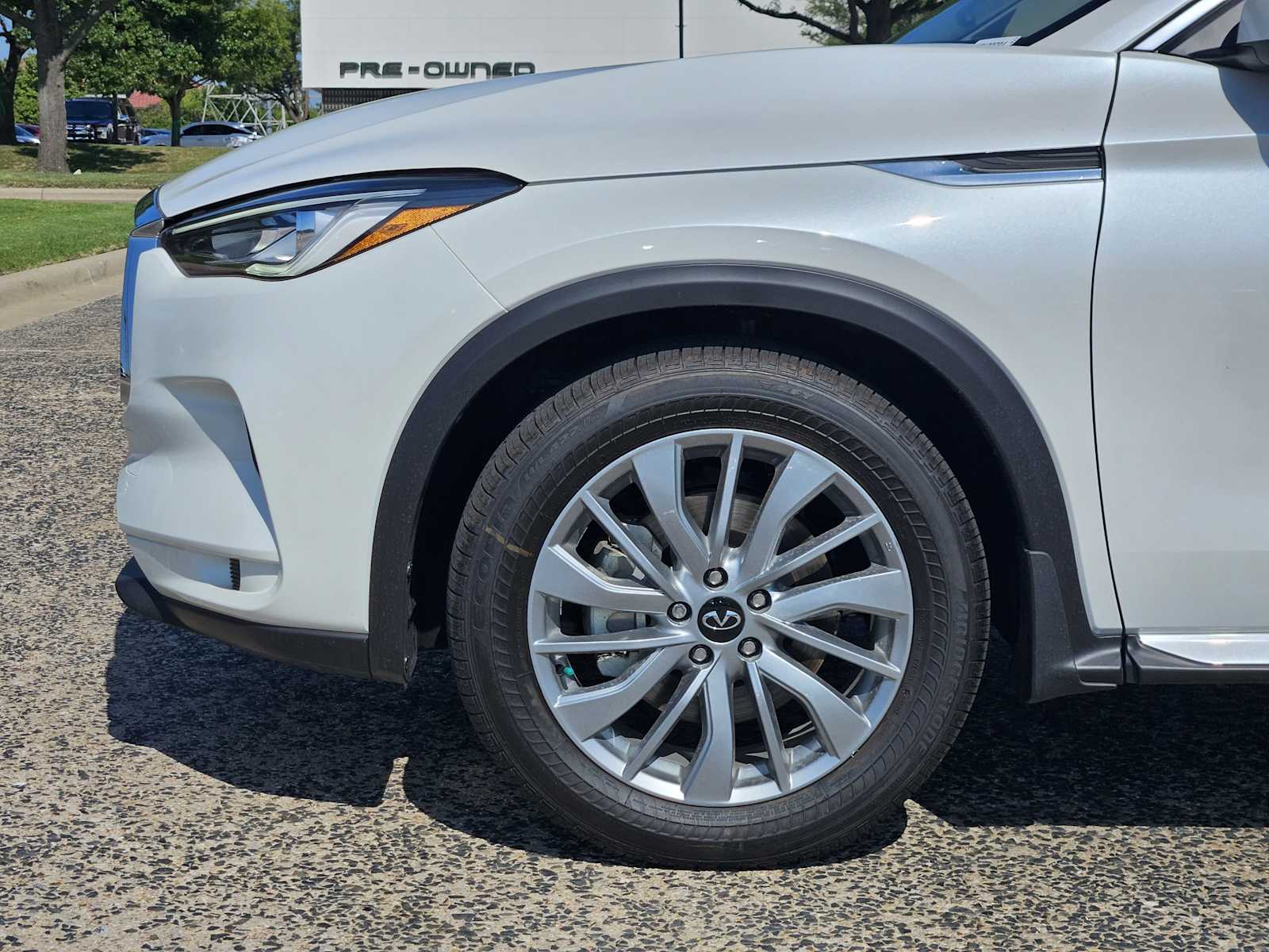 2025 Infiniti QX50 Luxe AWD photo 5