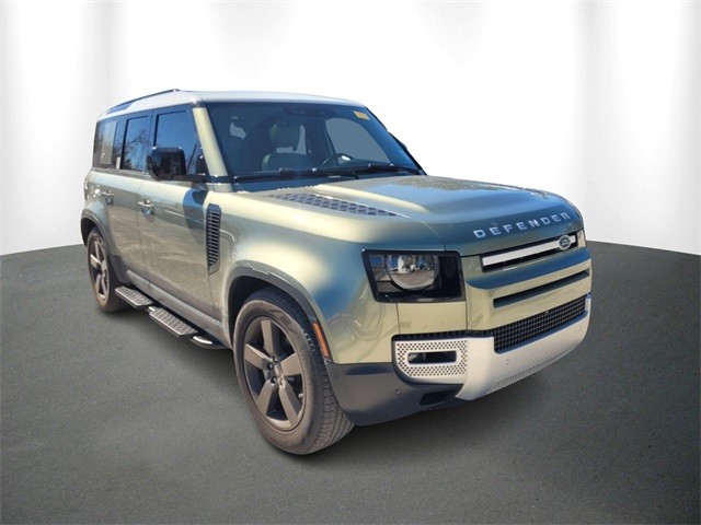 2023 Land Rover Defender SE