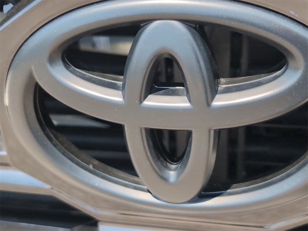 2024 Toyota Sequoia Platinum photo 2