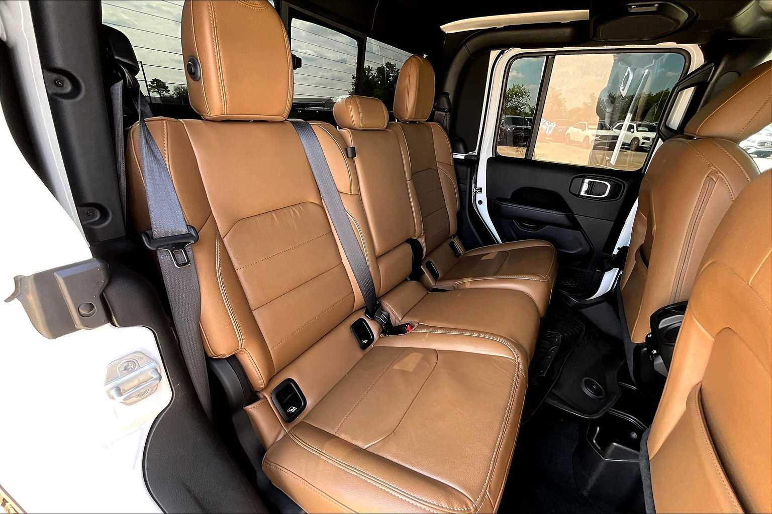2022 Jeep Gladiator Overland photo 17